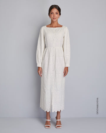 Regina in Off White